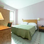 Hotell Antica Masseria Li Sauli 3*