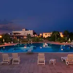 Antica Masseria Li Sauli 3*