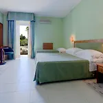 Antica Masseria Li Sauli Hotell 3*