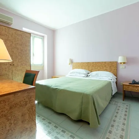 Otel Antica Masseria Li Sauli 3*