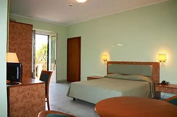 Antica Masseria Li Sauli Otel