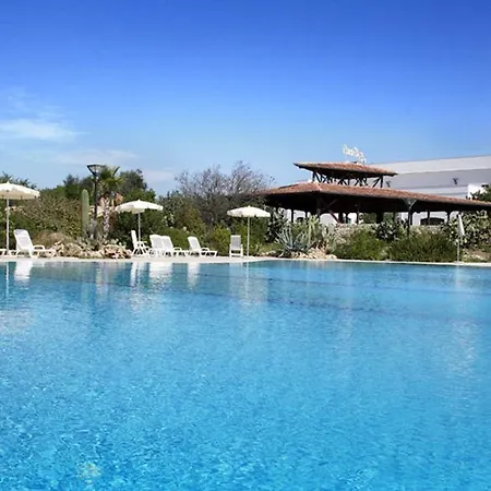 Otel Antica Masseria Li Sauli 3*