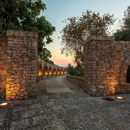Hotell Antica Masseria Li Sauli