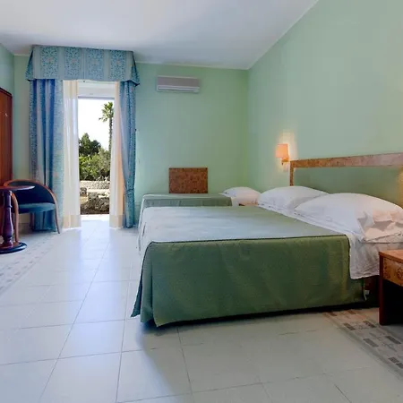 Antica Masseria Li Sauli Otel 3*